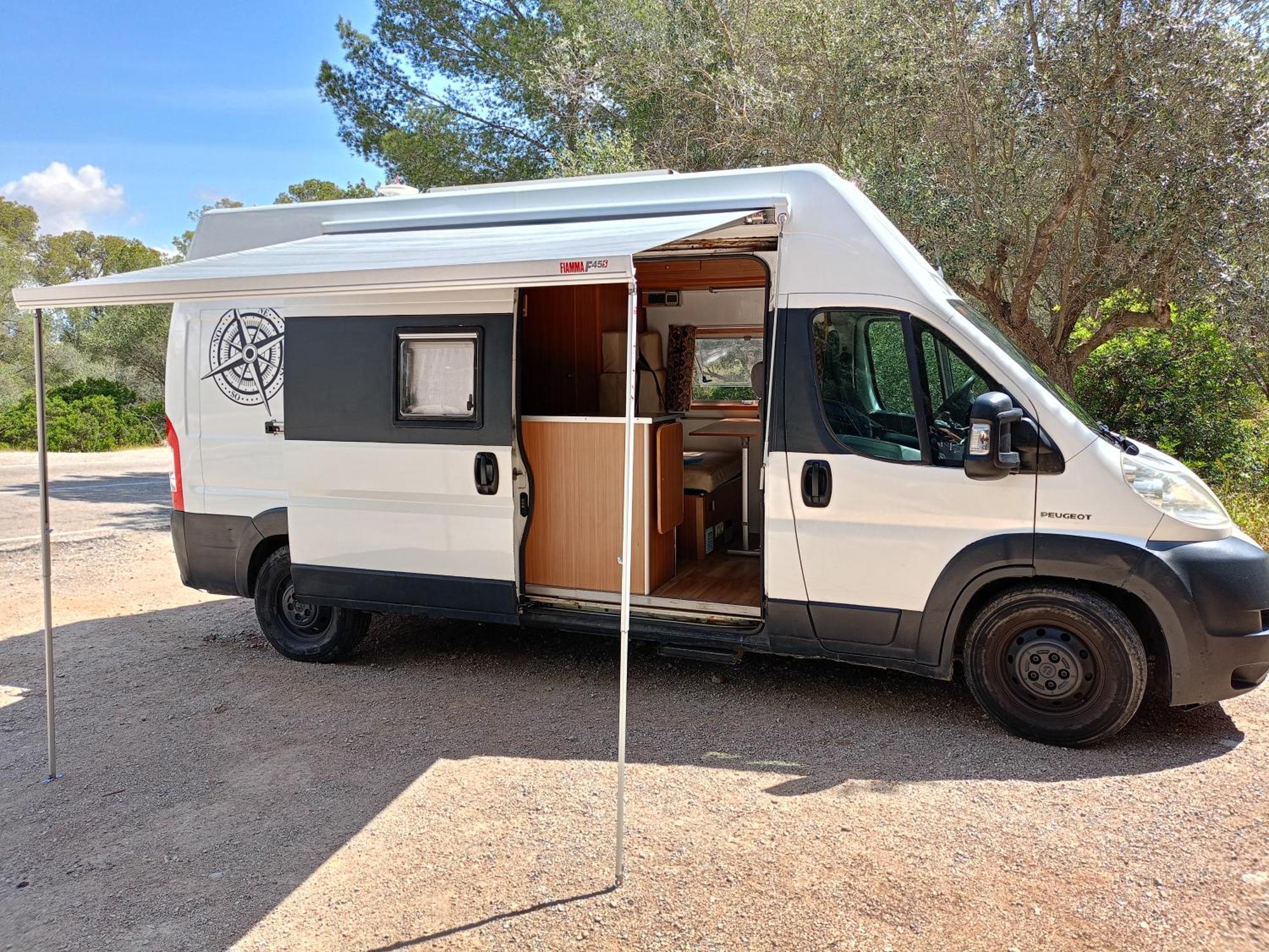 Furgoneta Camper Gran Volumen Campeggio Palma di Maiorca